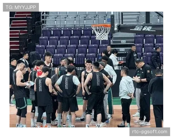 【2026年4月CBA联赛·赛中·报道辽宁主场对阵新疆，哈维三分复苏助球队保持领先